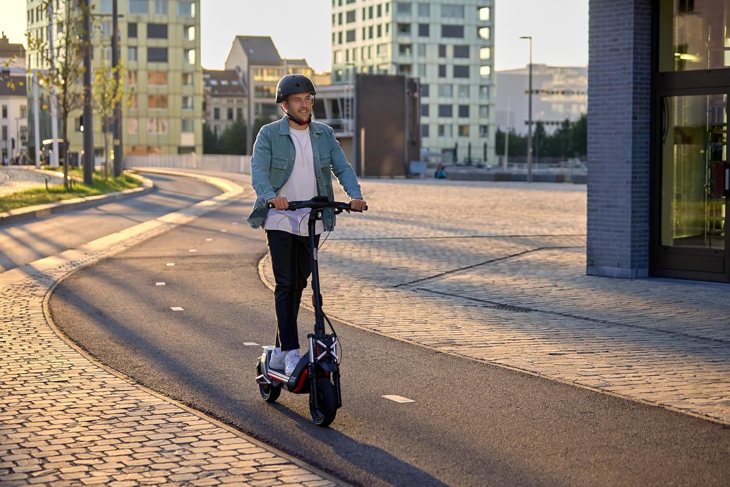 Segway-Ninebot ZT3 Pro D E-Scooter, bis zu 70 km Reichweite, 11 Zoll Offroad-Reifen, Vollfederung, Flash Charge, Apple Find My, faltbar, Schwarz**