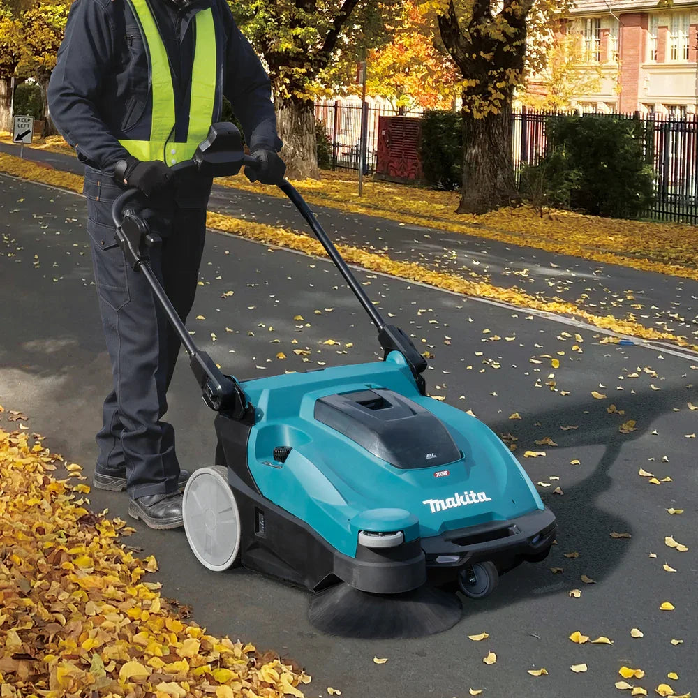 Makita Floor Sweeper VS001G 40v Brushless Vacuum HEPA Sweeper Body Only